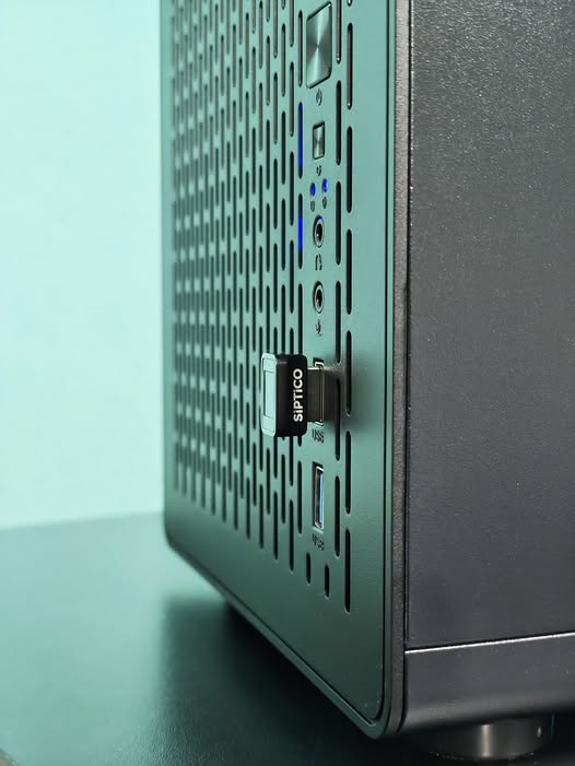 SIPTICO Connected Closeup